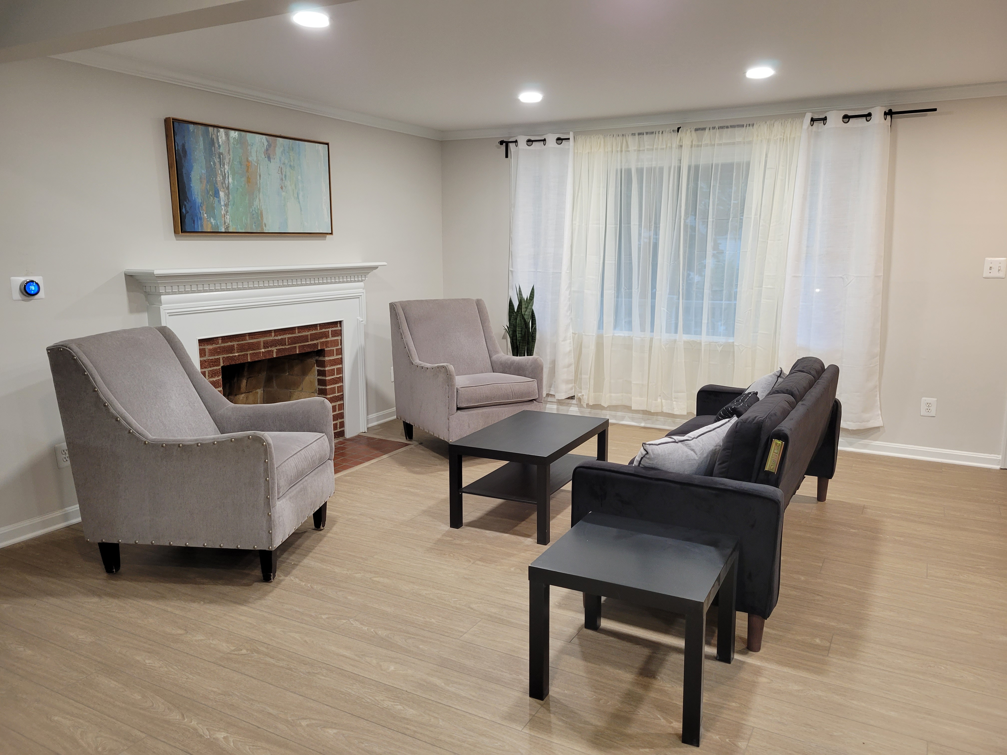 Front Unit living room