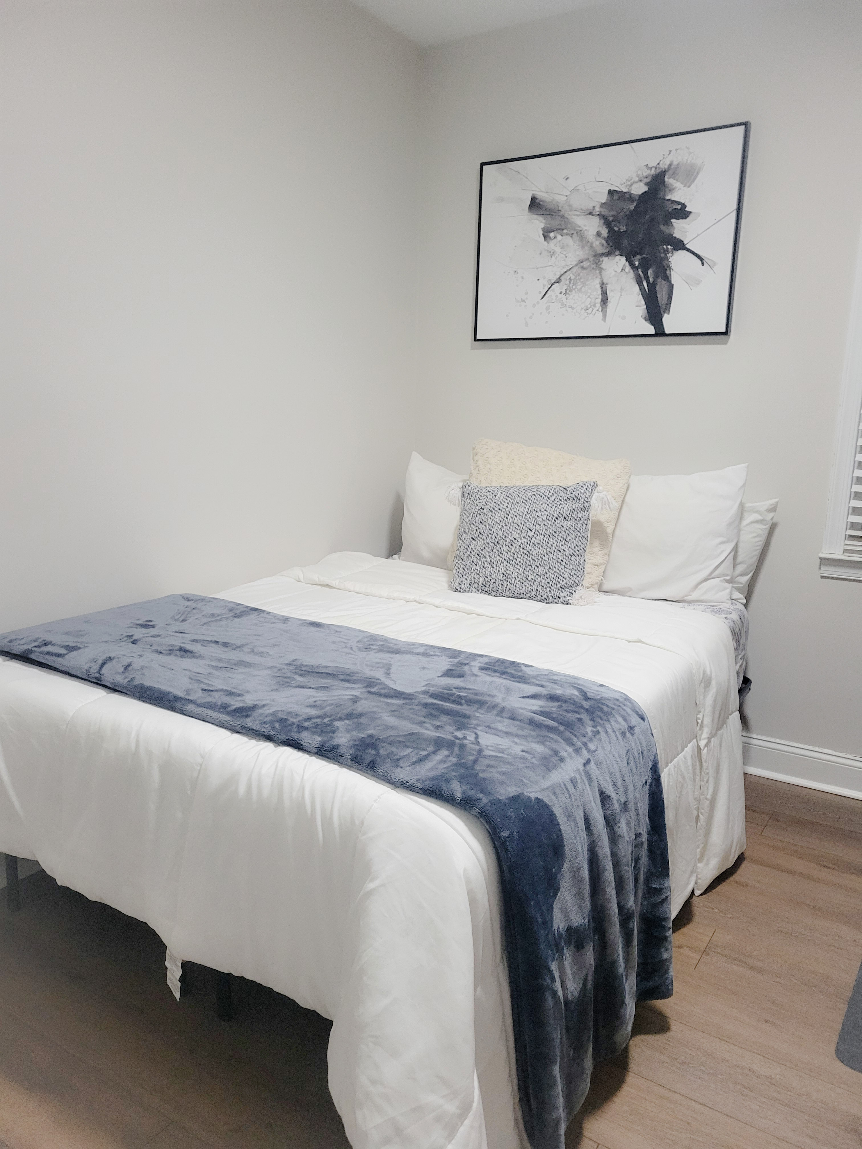 Room A bed, alternate angle